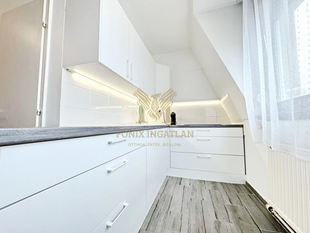 Modern és ízléses tócóvölgyi lakás eladó!