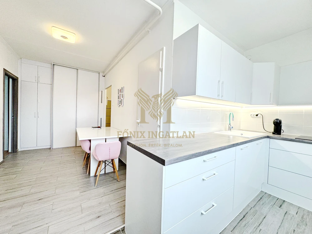 Modern és ízléses tócóvölgyi lakás eladó!