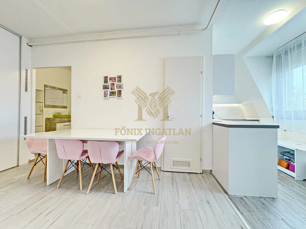 Modern és ízléses tócóvölgyi lakás eladó!