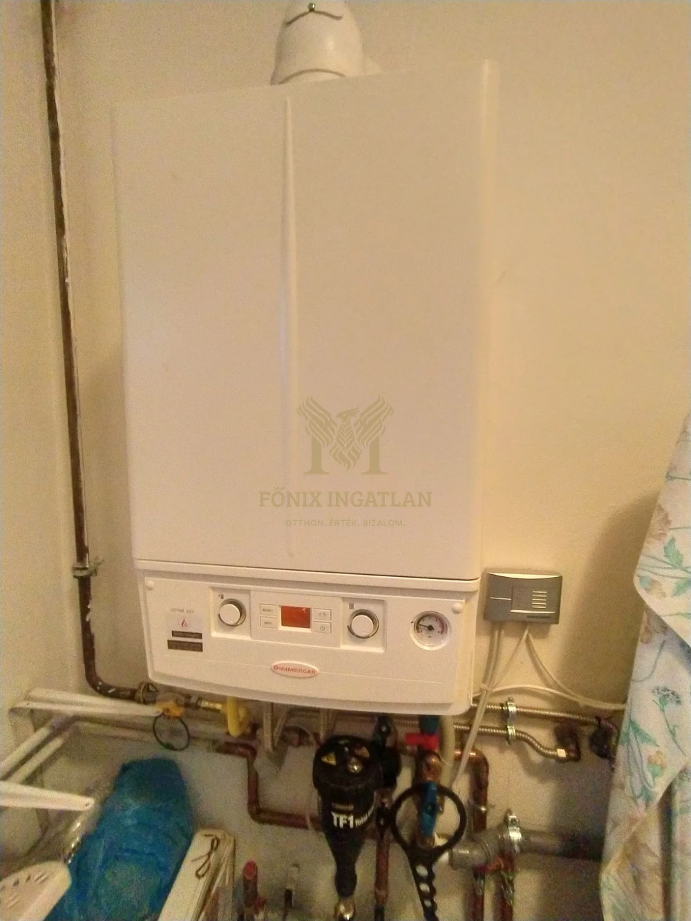 Tágas, modernizált családi ház eladó Vácrátót csendes utcájában, hatalmas telekkel!