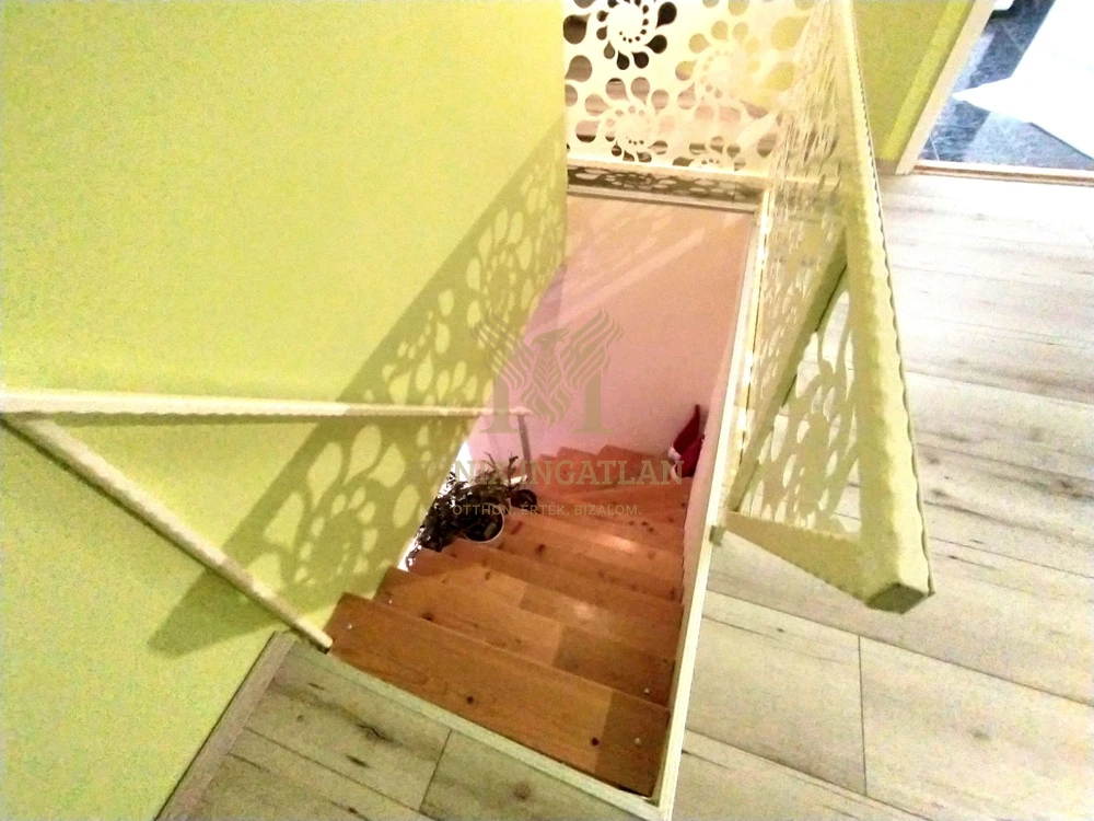 Tágas, modernizált családi ház eladó Vácrátót csendes utcájában, hatalmas telekkel!