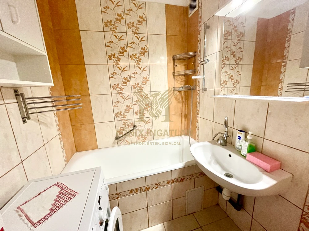 Eladó 3 szobás, erkélyes lakás Debrecen-Újkertben, a Malompark közelében!