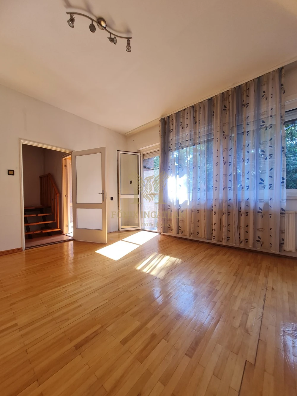 基斯马罗什翻新的阳台公寓！