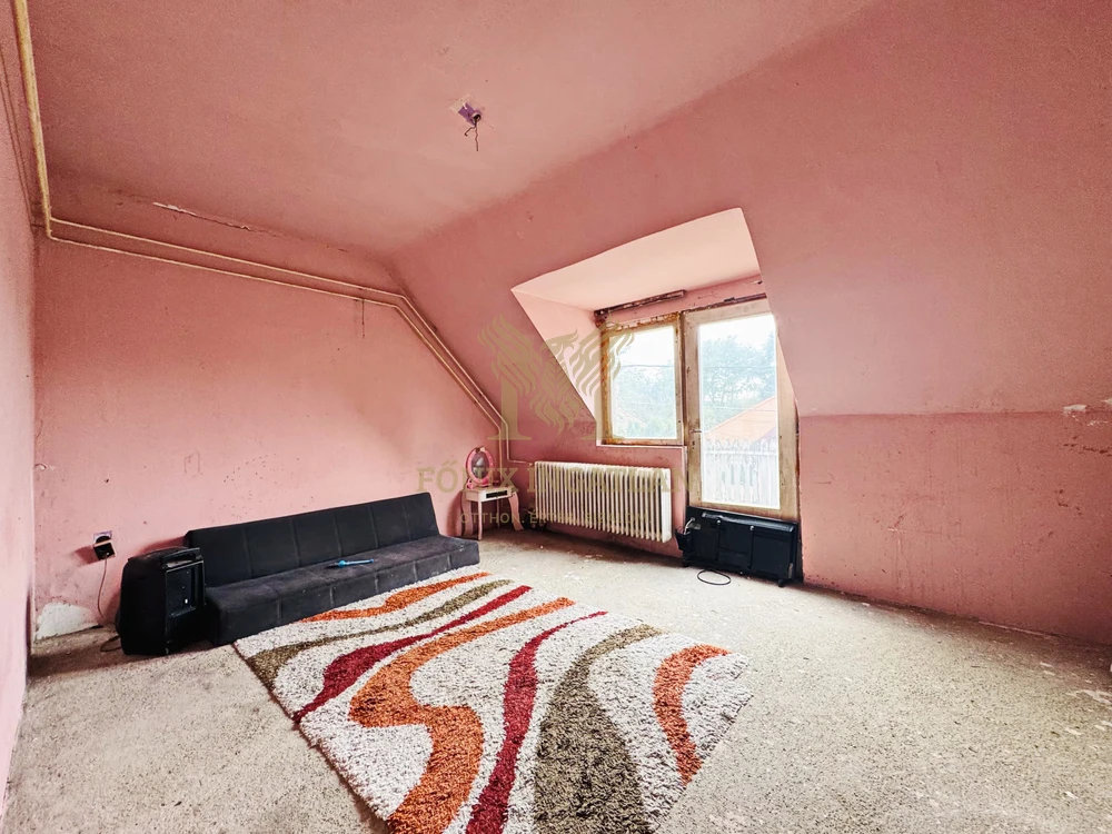 Felújítandó 2 szintes ház alkuképesen eladó!