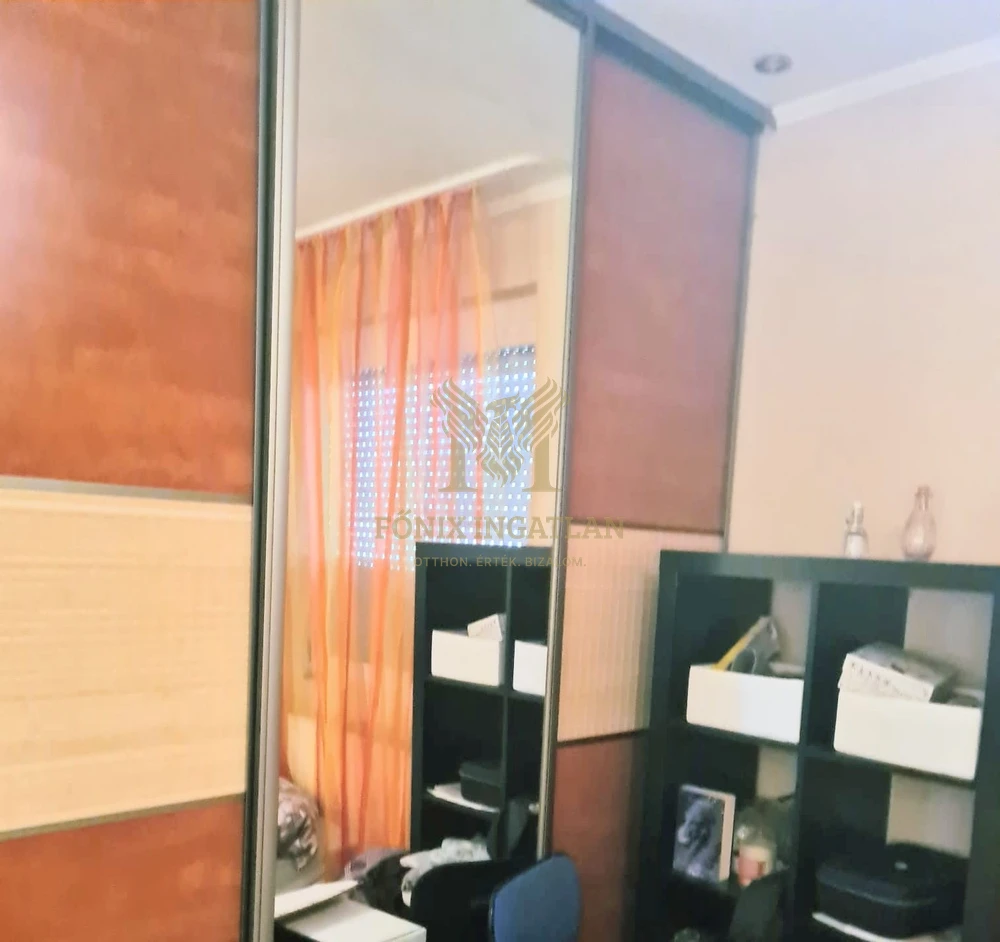 RUSZTIKUS JELLEGŰ, MODERN CSALÁDI HÁZ