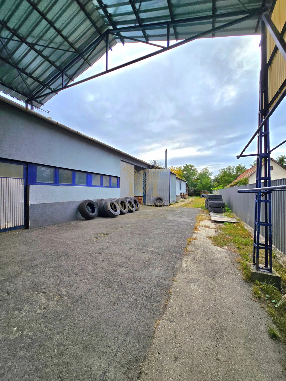 Eladó teher- és személygépjármű gumiabroncs futózású üzem teljes gépészettel és felszereltséggel!