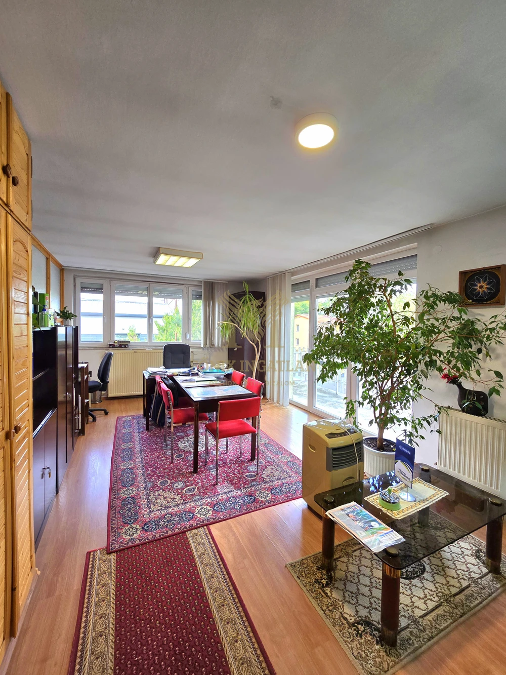 Eladó teher- és személygépjármű gumiabroncs futózású üzem teljes gépészettel és felszereltséggel!