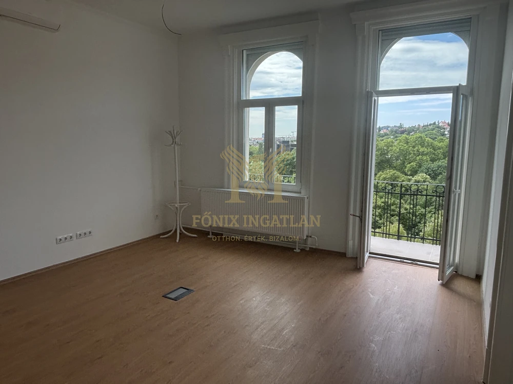 Kiadó IRODA csodálatos PANORÁMÁVAL a  II. kerületben