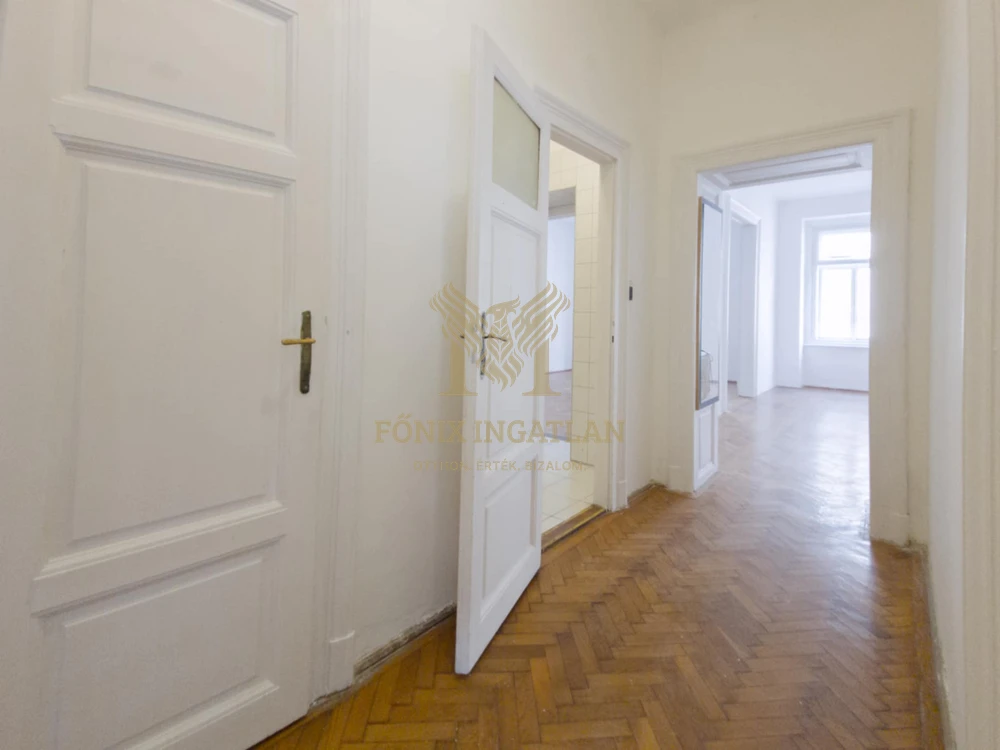 Felújítandó lakás a NAGYMEZŐ utcában