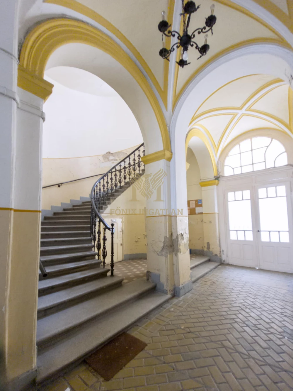 Felújítandó lakás a NAGYMEZŐ utcában