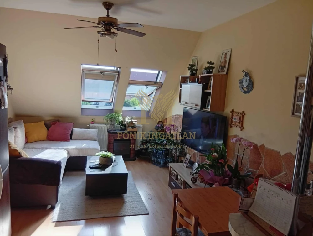 Eladó lakás beépíthető tetőtérrel és saját parkolókkal a XV. kerületben Újpest határában