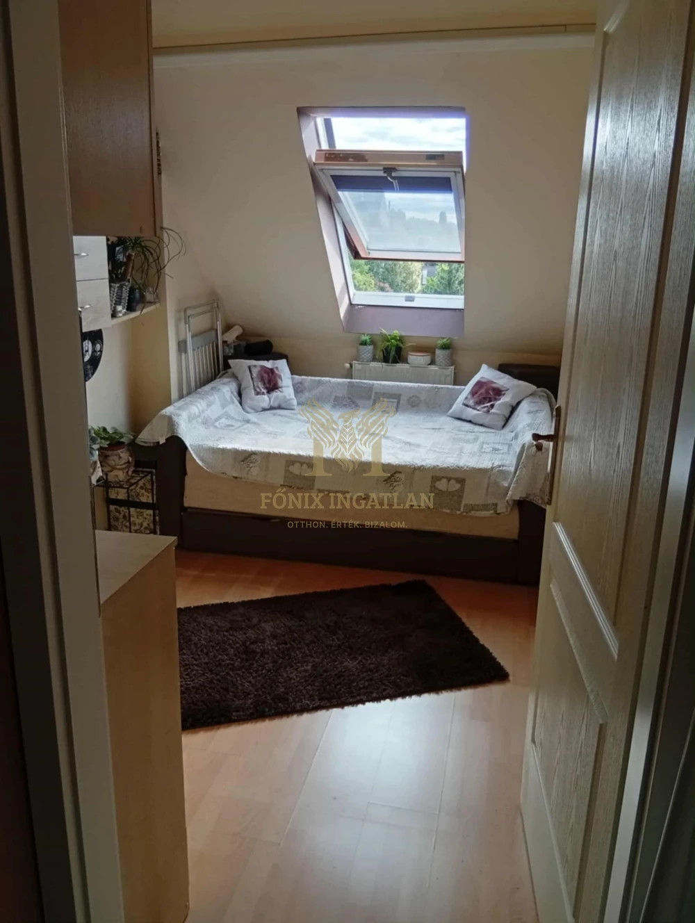 Eladó lakás beépíthető tetőtérrel és saját parkolókkal a XV. kerületben Újpest határában