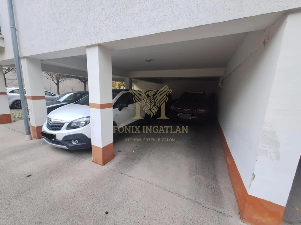 Eladó lakás beépíthető tetőtérrel és saját parkolókkal a XV. kerületben Újpest határában