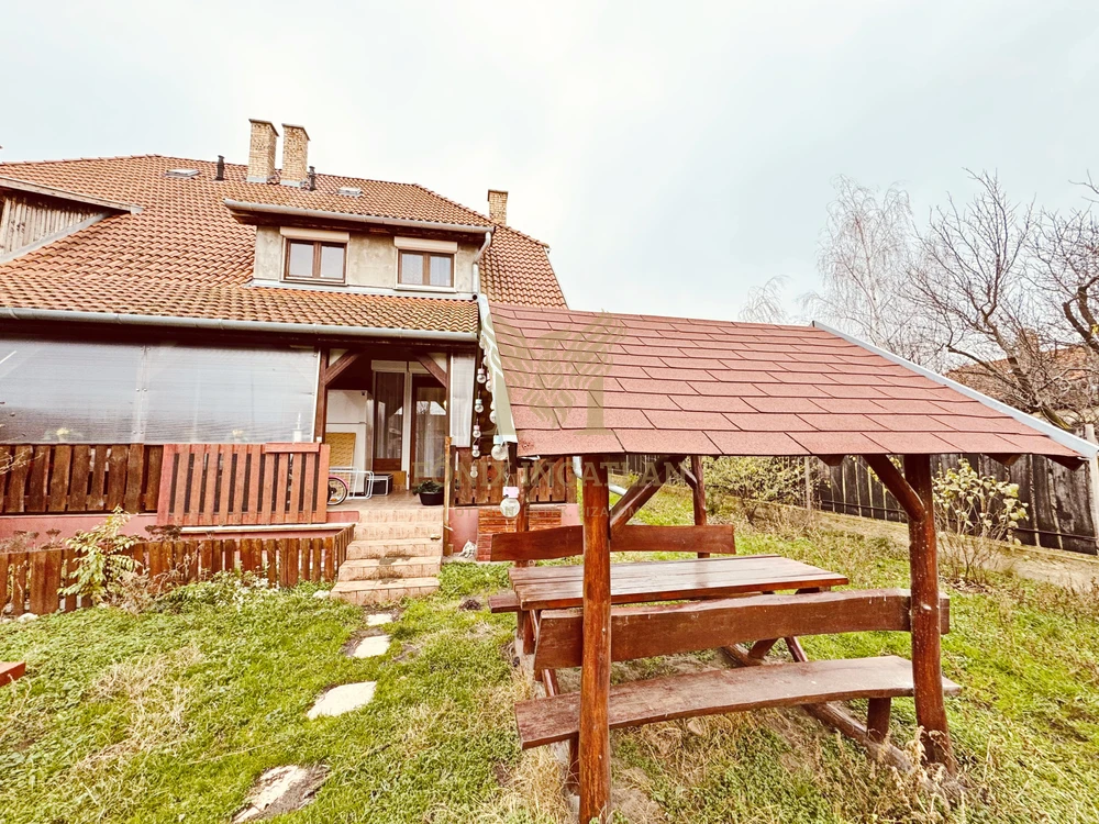 Sámsonkerti 4 hálós ikerház eladó!