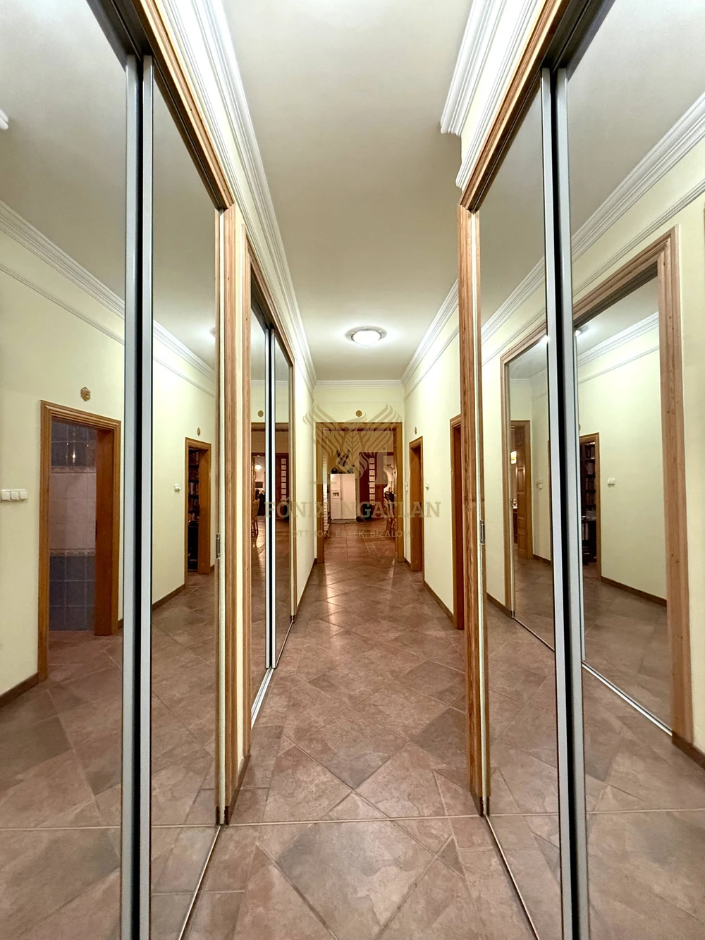 KÜLÖNLEGES CSALÁDI BIRTOK ELADÓ DEBRECEN, JÓZSA VÁROSRÉSZEN!