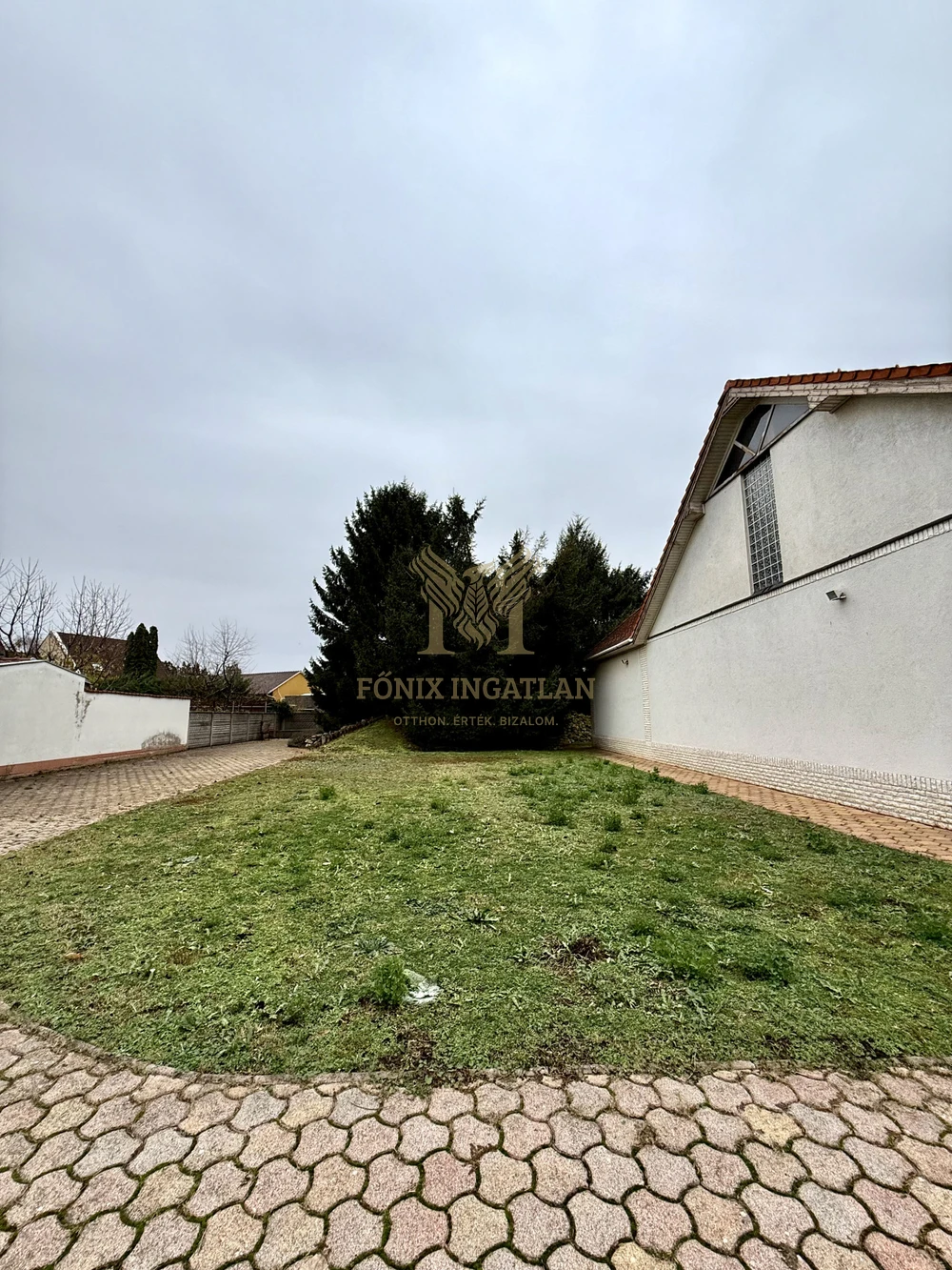 KÜLÖNLEGES CSALÁDI BIRTOK ELADÓ DEBRECEN, JÓZSA VÁROSRÉSZEN!