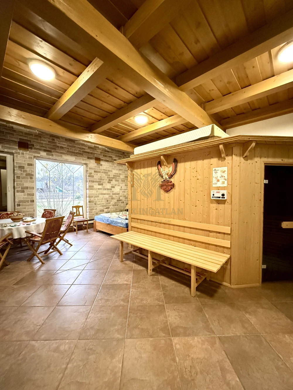 KÜLÖNLEGES CSALÁDI BIRTOK ELADÓ DEBRECEN, JÓZSA VÁROSRÉSZEN!