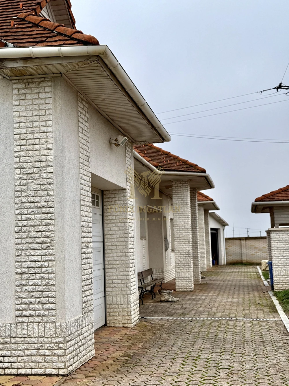 KÜLÖNLEGES CSALÁDI BIRTOK ELADÓ DEBRECEN, JÓZSA VÁROSRÉSZEN!