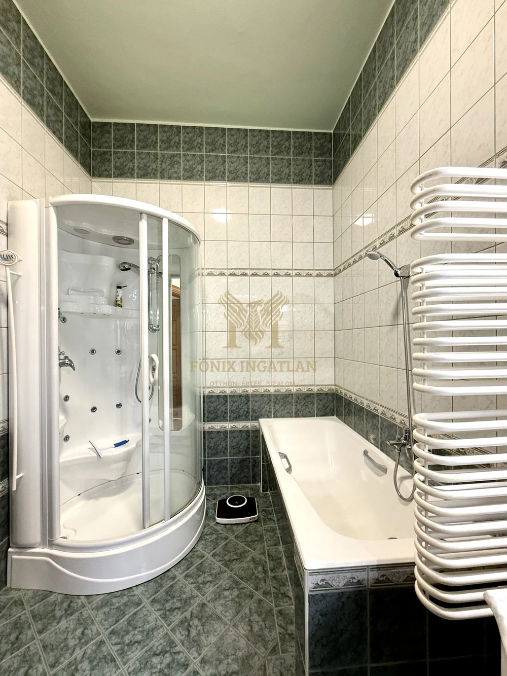 KÜLÖNLEGES CSALÁDI BIRTOK ELADÓ DEBRECEN, JÓZSA VÁROSRÉSZEN!