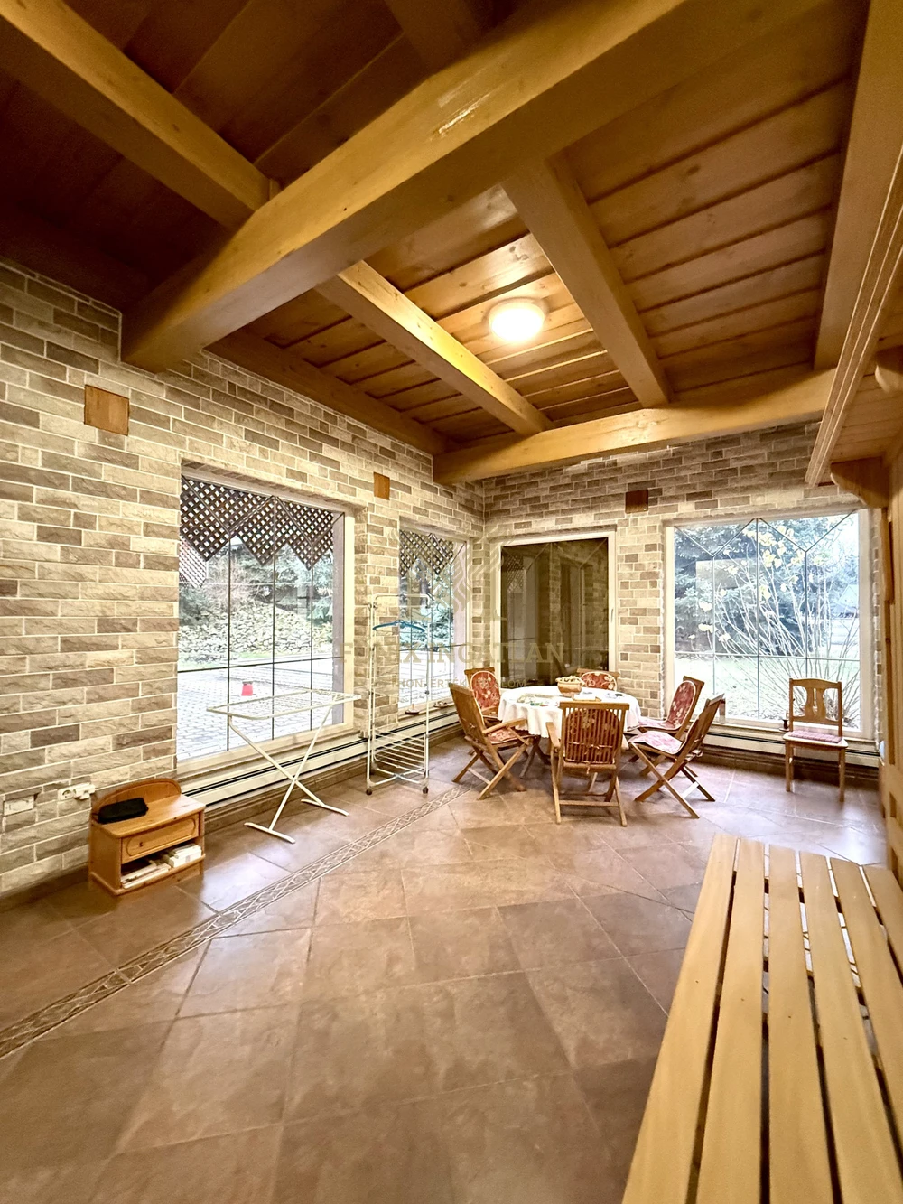 KÜLÖNLEGES CSALÁDI BIRTOK ELADÓ DEBRECEN, JÓZSA VÁROSRÉSZEN!