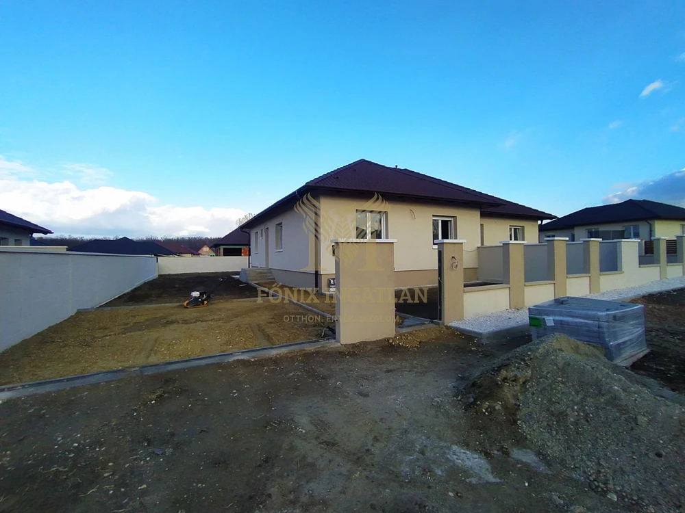 Prémium ikerházfél Vácrátóton 2025-ös átadással