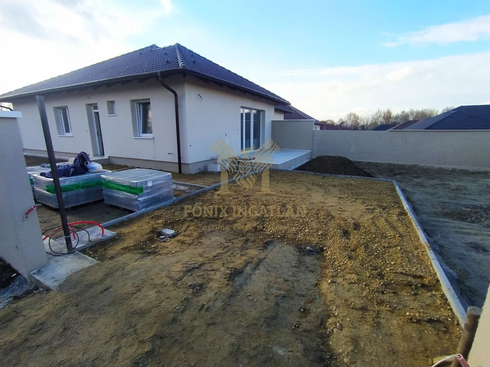 Prémium ikerházfél Vácrátóton 2025-ös átadással