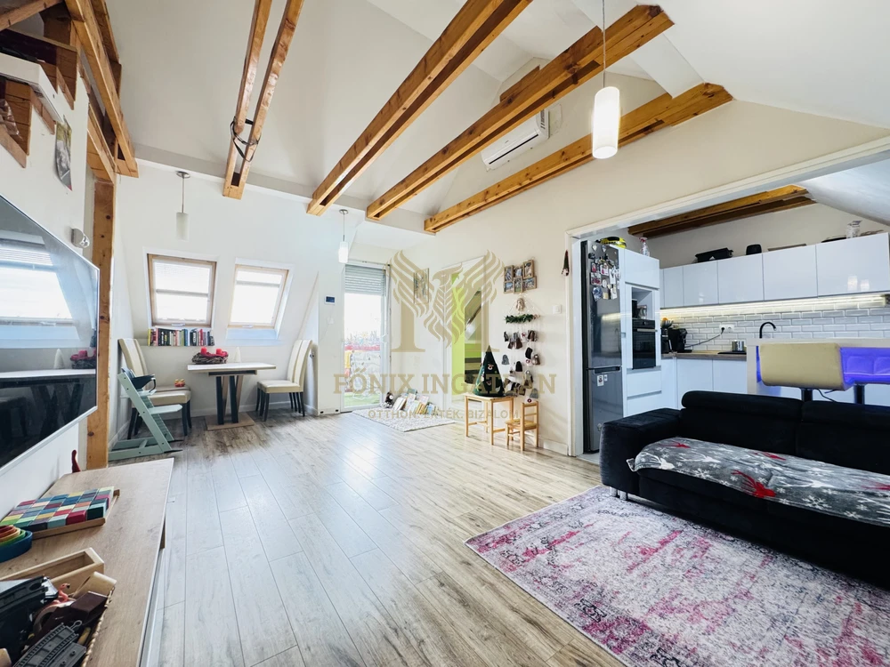 Belvárosi, modern, 6 lakásos társasházban eladó lakás!