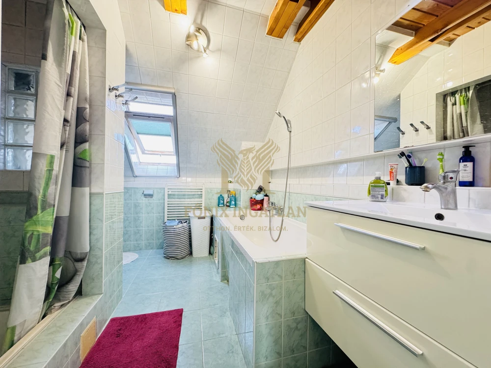 Belvárosi, modern, 6 lakásos társasházban eladó lakás!