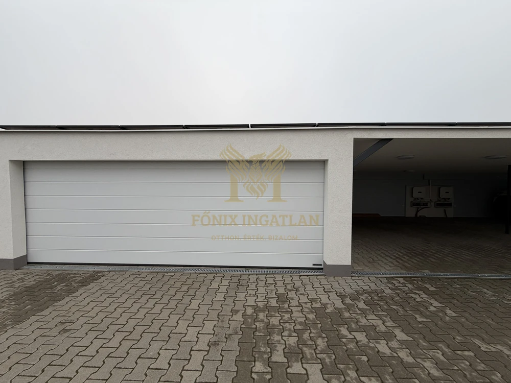 Újszerű, napelemes prémium lakás a Kastélydomb lakóparkban – panorámás kilátással!