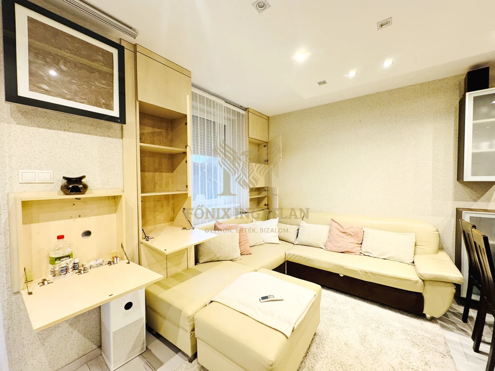 Földszinti, teraszos luxus lakás eladó!