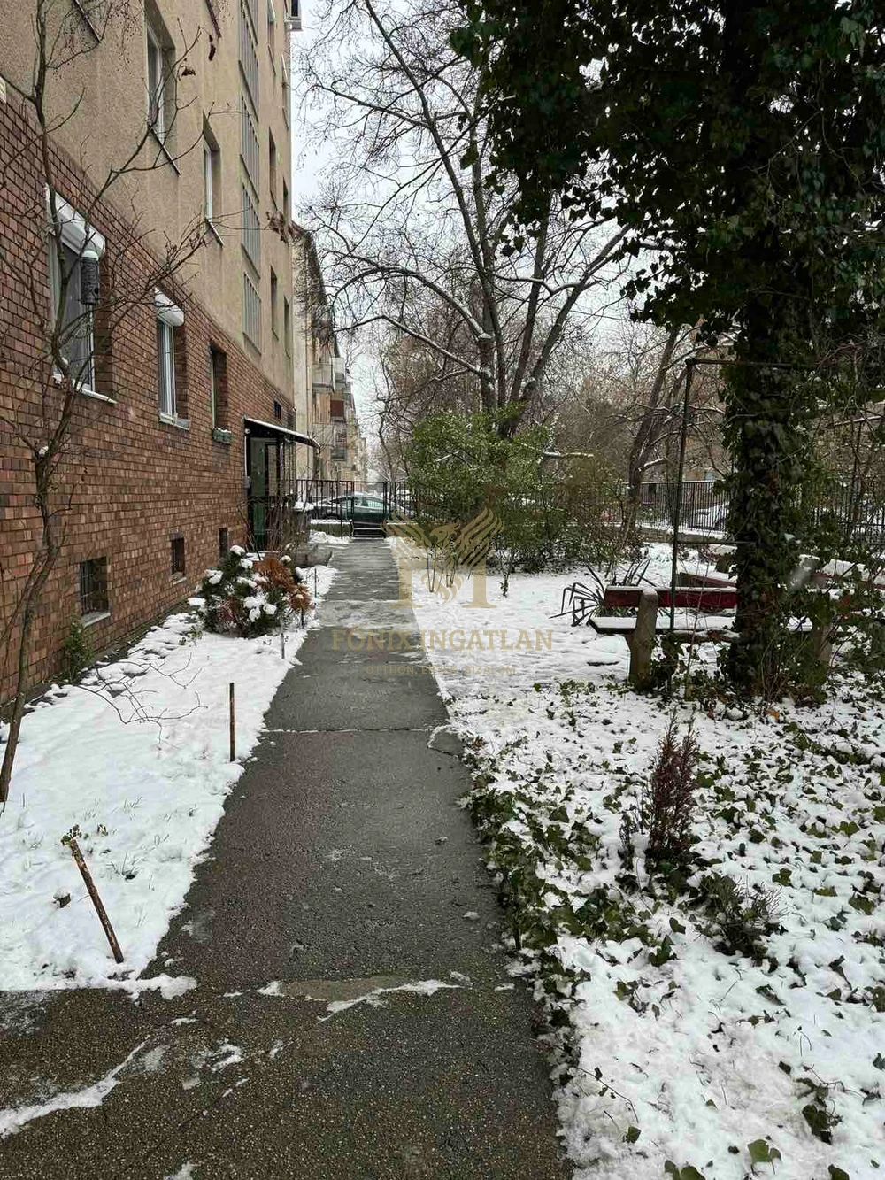 Zseniális lokációval lakás eladó a Fehérvári úton