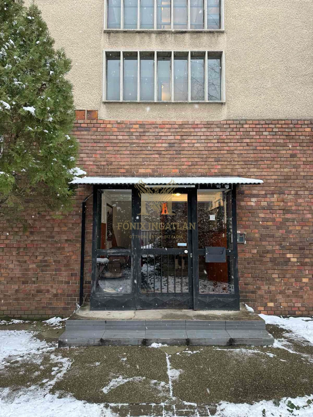 Zseniális lokációval lakás eladó a Fehérvári úton