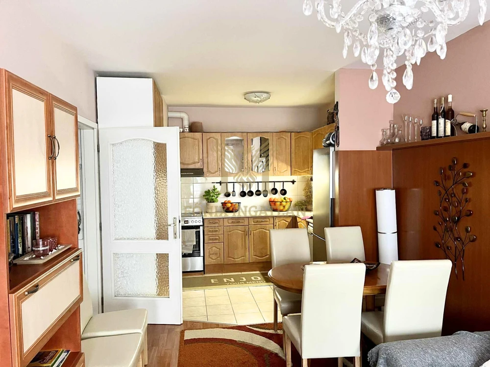 Világos, kiváló elrendezésű lakás remek lokációban – a IV. és XV. kerület határán