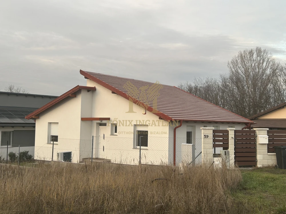 Modern, energiatakarékos családi ház eladó Vácrátóton – Szent István lakódombon!