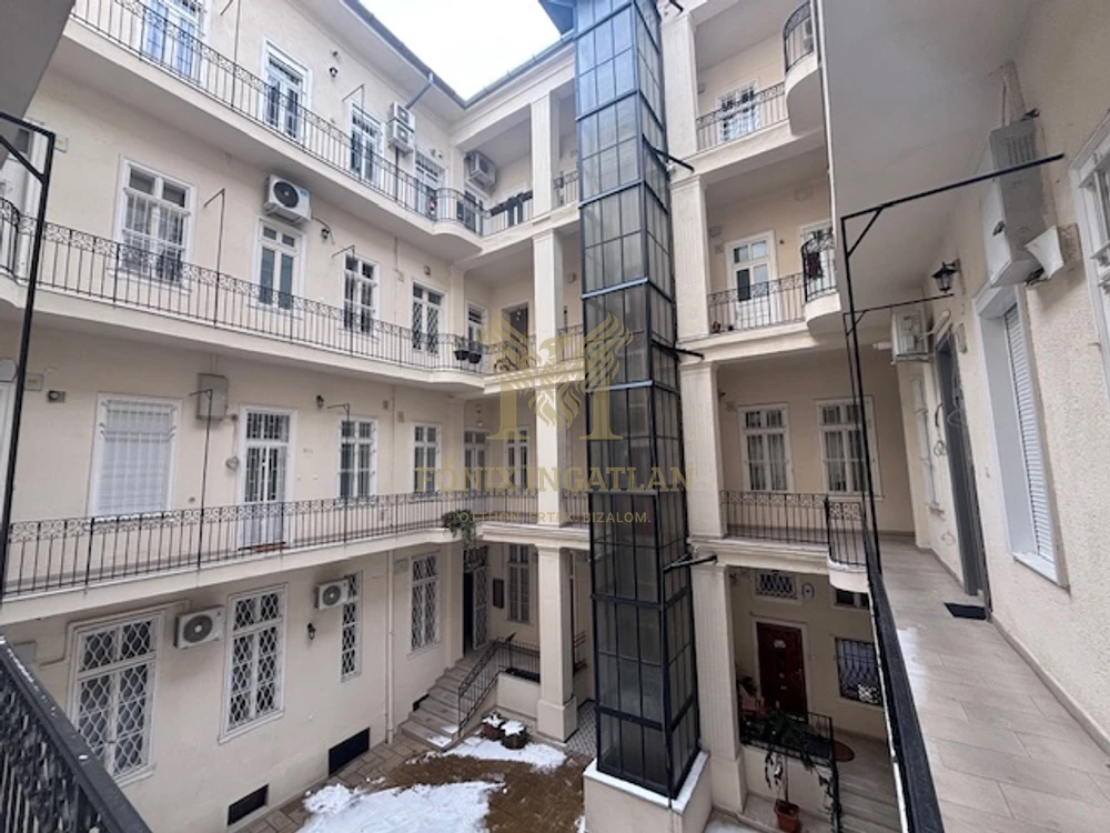 Felújítandó lakás eladó  a BEM TÉREN