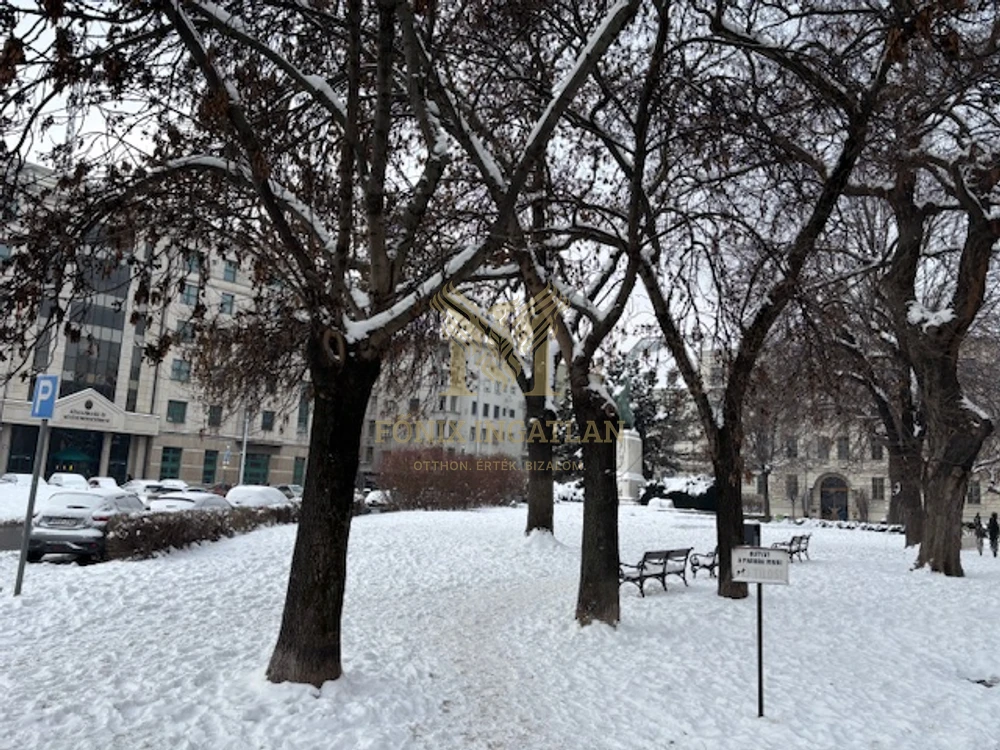 Felújítandó lakás eladó  a BEM TÉREN