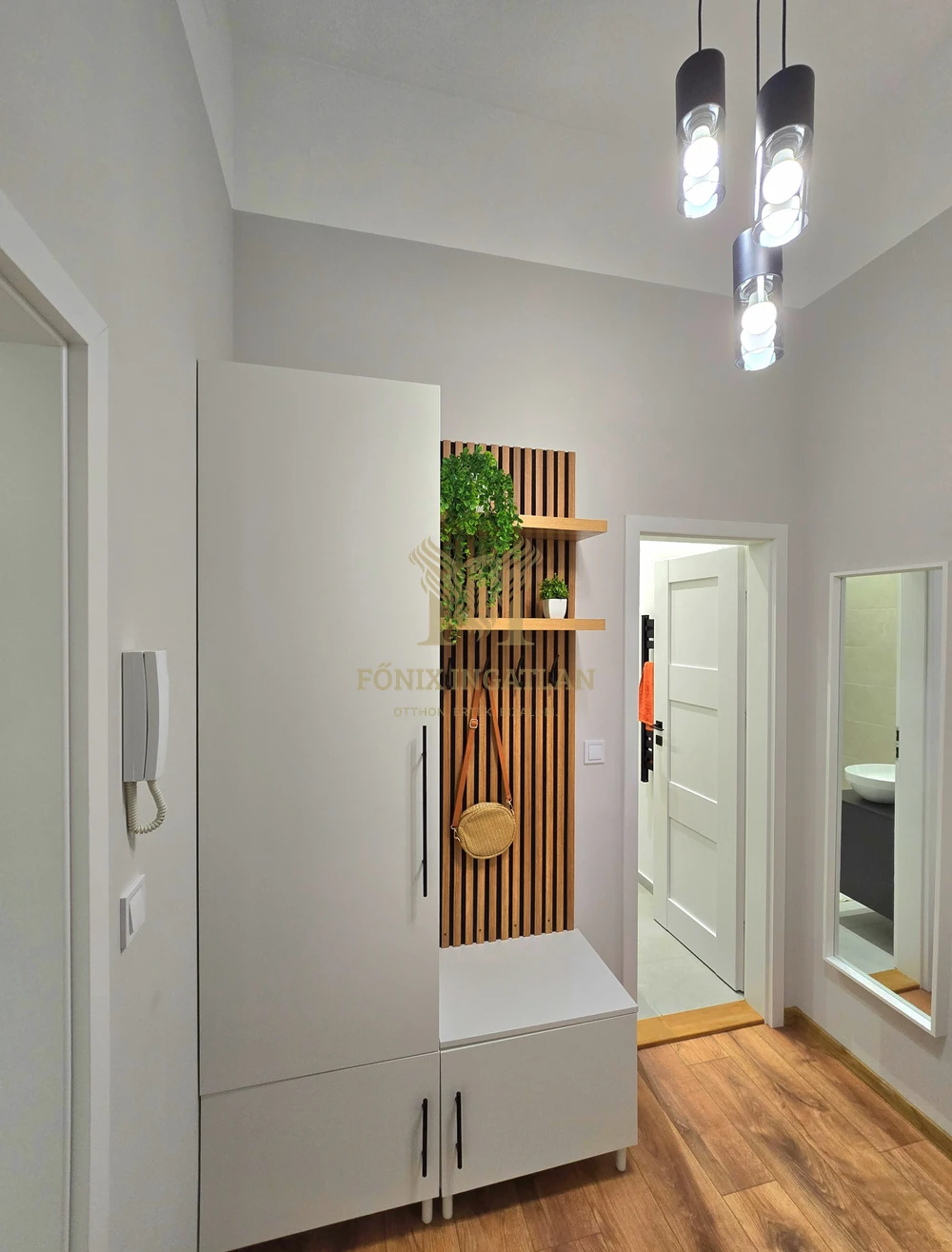 ÚJLIPÓTVÁROS XIII. KERÜLET EGYIK LEGKEDVELTEBB RÉSZÉN A HEGEDŰS GYULA UTCÁBAN FELÚJÍTOTT LUXUS LAKÁS ELADÓ!