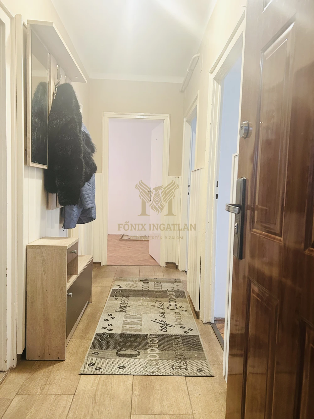 Áresés!!! 3 szobás, földszinti otthon eladó zöld környezetben.