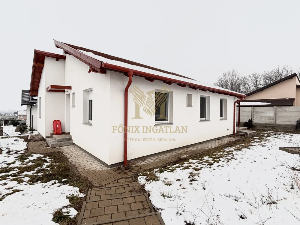 Modern, energiatakarékos családi ház eladó Vácrátóton – Szent István lakódombon!