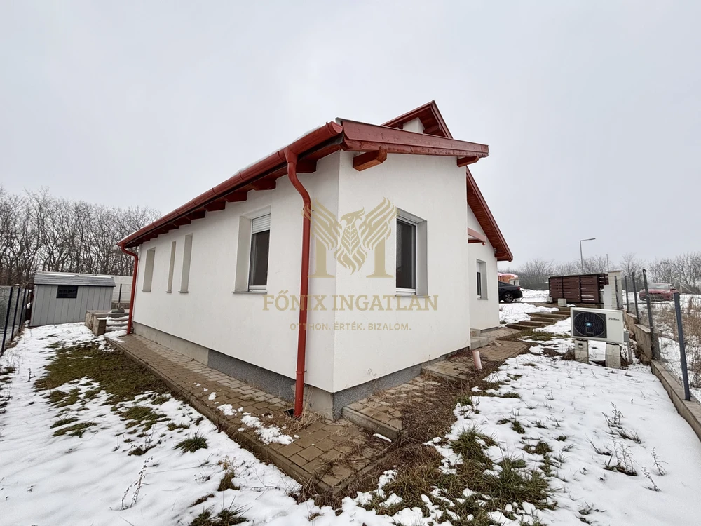 Modern, energiatakarékos családi ház eladó Vácrátóton – Szent István lakódombon!