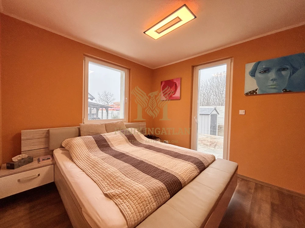 Modern, energiatakarékos családi ház eladó Vácrátóton – Szent István lakódombon!