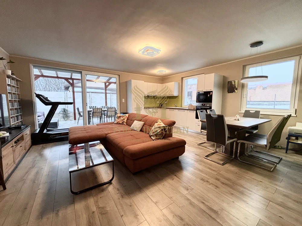 Modern, energiatakarékos családi ház eladó Vácrátóton – Szent István lakódombon!