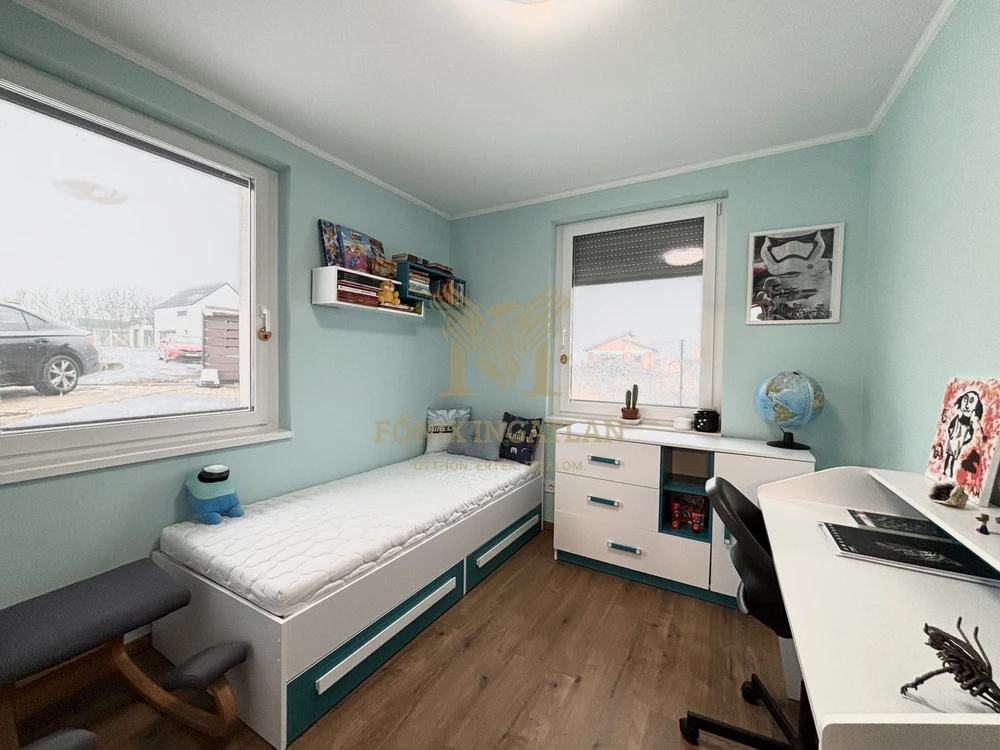 Modern, energiatakarékos családi ház eladó Vácrátóton – Szent István lakódombon!