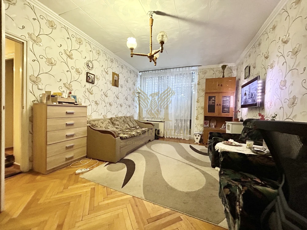 Vác Alsóvárosában kiváló lokációval – hangulatos, másfél szobás lakás eladó!