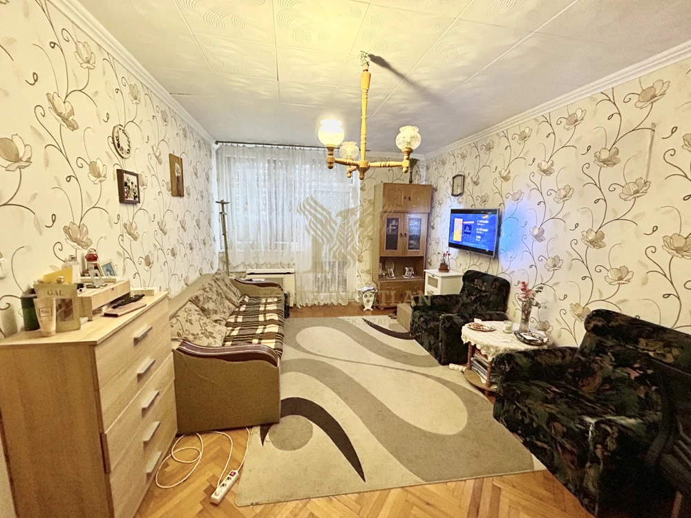 Vác Alsóvárosában kiváló lokációval – hangulatos, másfél szobás lakás eladó!