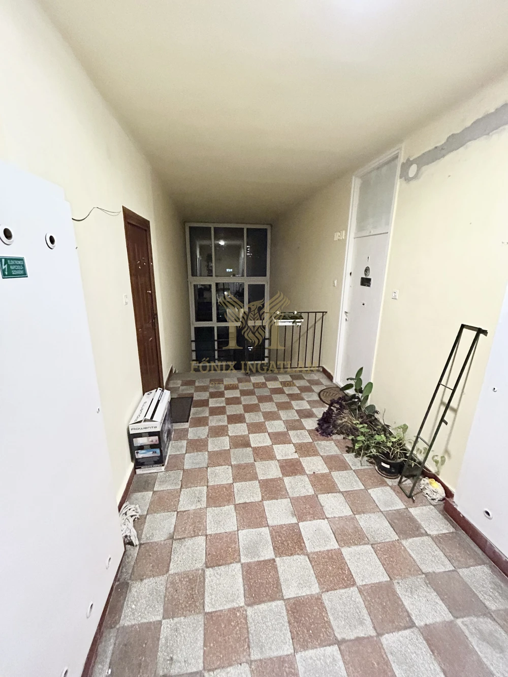 Vác Alsóvárosában kiváló lokációval – hangulatos, másfél szobás lakás eladó!