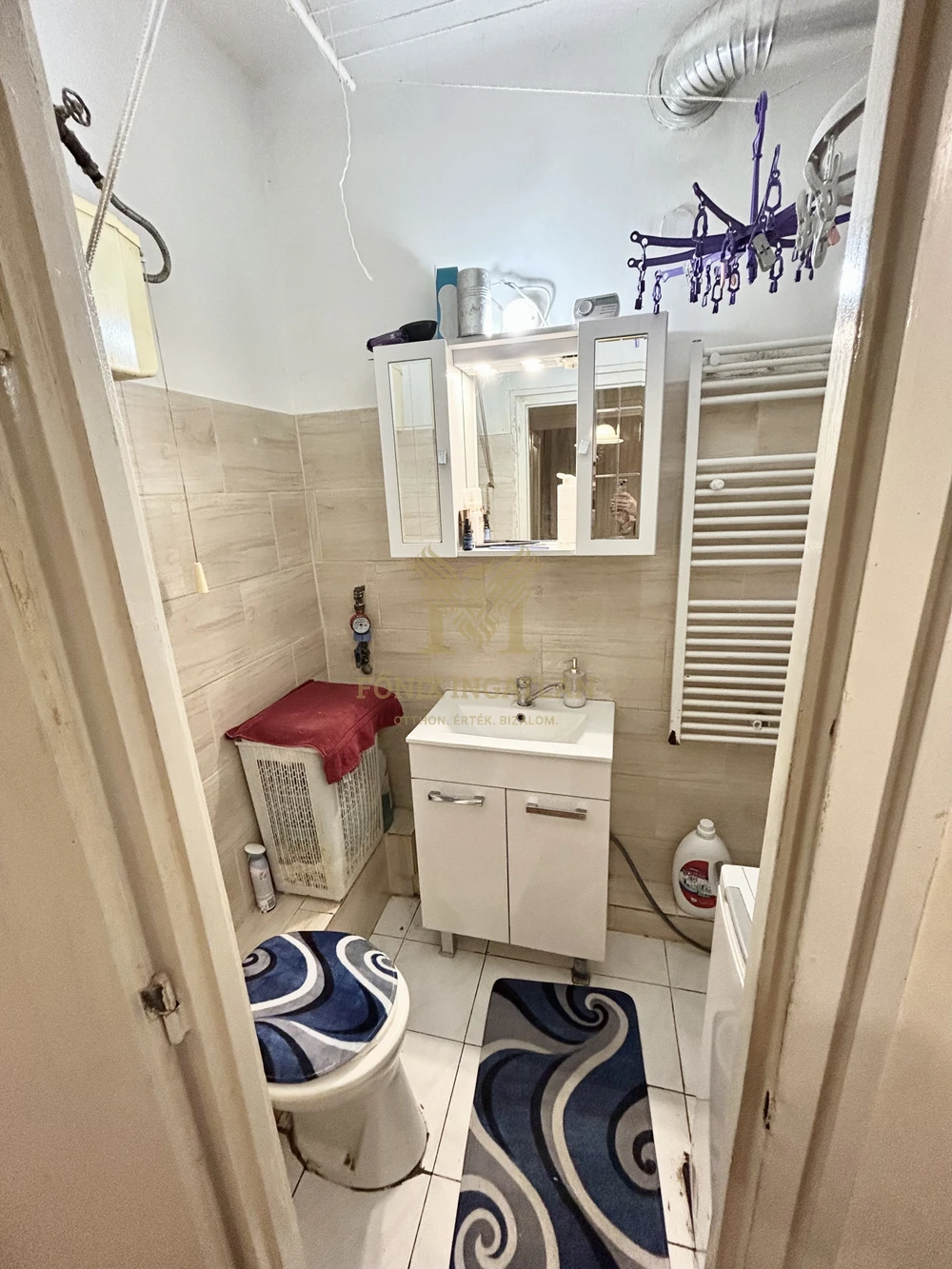 Vác Alsóvárosában kiváló lokációval – hangulatos, másfél szobás lakás eladó!