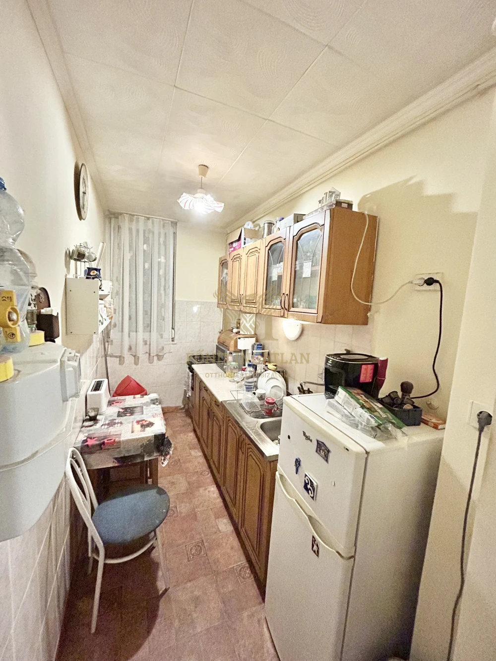 Vác Alsóvárosában kiváló lokációval – hangulatos, másfél szobás lakás eladó!