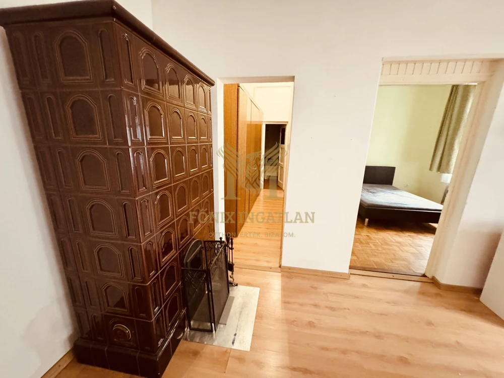 Kiváló lehetőség Vác történelmi belvárosában közel a Duna-parthoz!