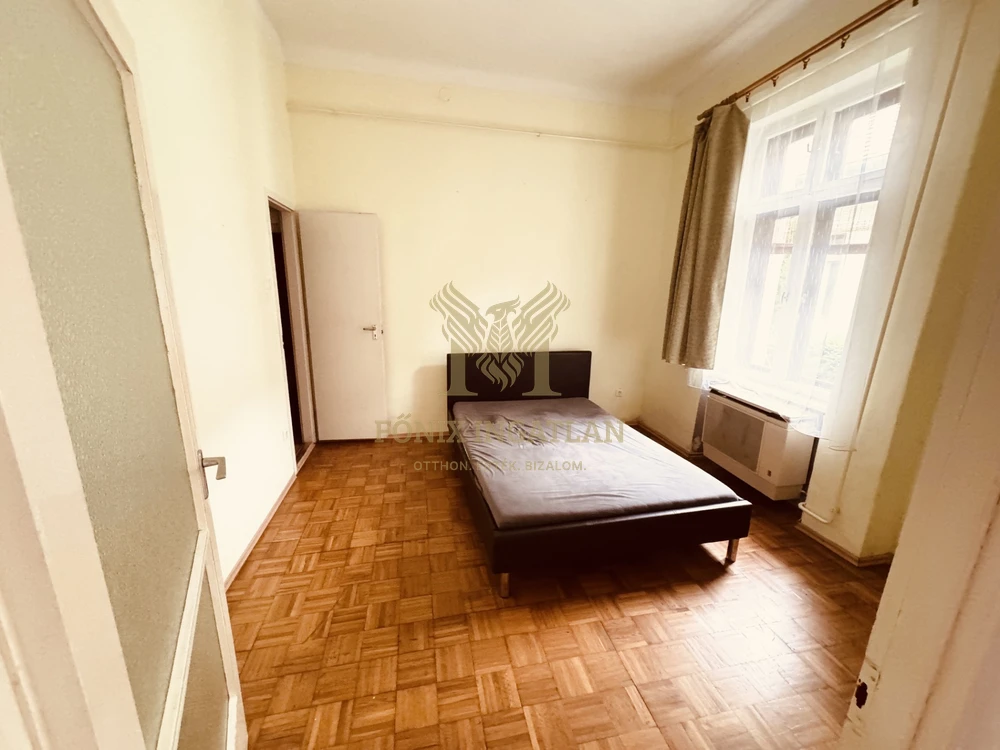 Kiváló lehetőség Vác történelmi belvárosában közel a Duna-parthoz!